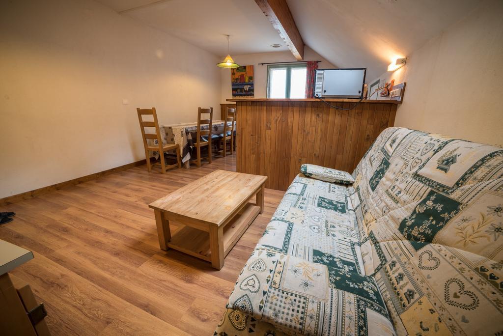 Chalet Les Moineaux Chambres D'Hotes จูซิเออร์ ภายนอก รูปภาพ